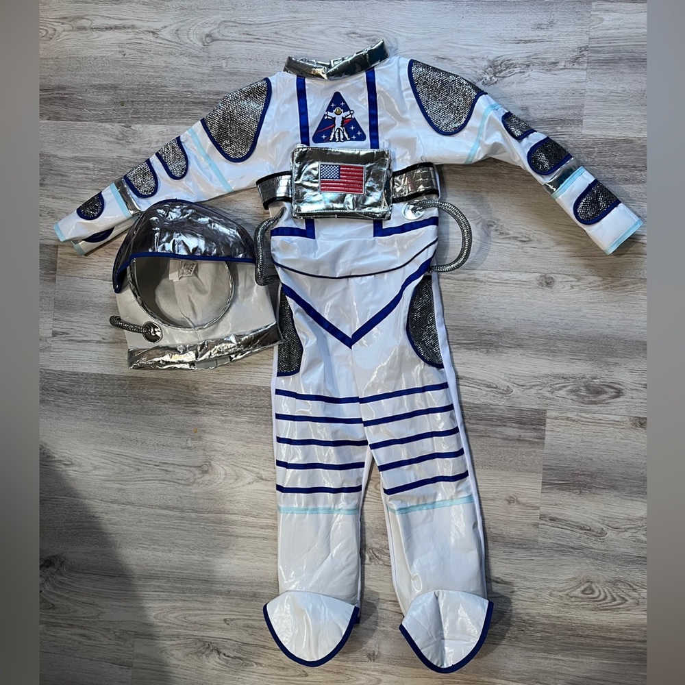 Astronaut Halloween costume size 5-6 years